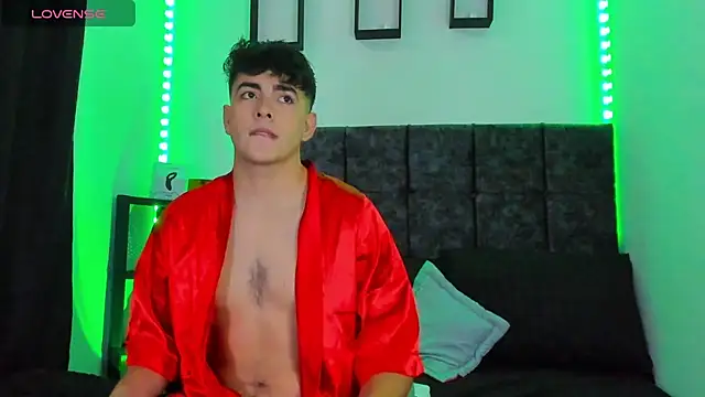 Snapshot of Theo_Noxxx chatting on November 26, 2025, 5:35 pm Theo Noxxx online show from November 26, 2025, 5:35 pm