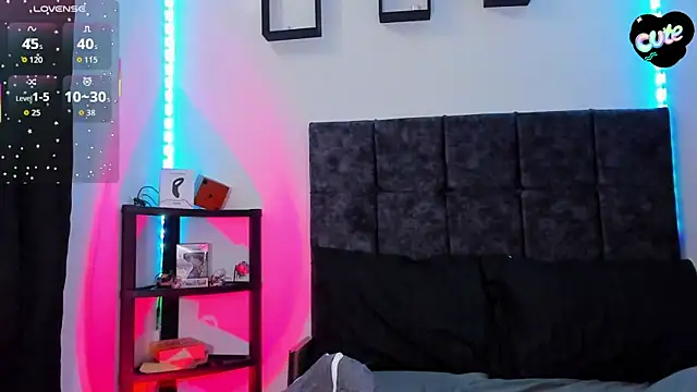 Snapshot of Theo_Noxxx chatting on November 30, 2025, 6:19 pm Theo Noxxx online show from November 30, 2025, 6:19 pm