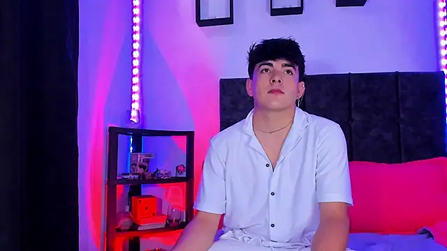 Snapshot of Theo_Noxxx chatting on November 9, 2025, 6:56 pm Theo Noxxx online show from November 9, 2025, 6:56 pm