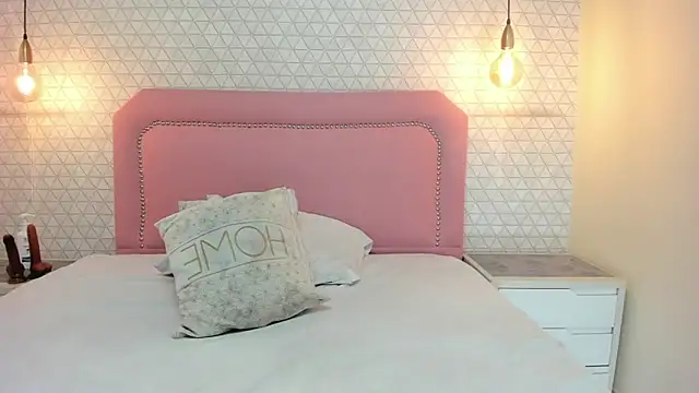 TAYLORMEYER1 online show from April 11, 2026, 3:36 am