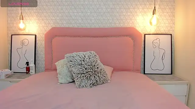 TAYLORMEYER1 online show from November 13, 2025, 3:54 am