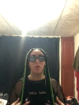 Snapshot of LilyRevy chatting on October 22, 2025, 9:13 pm LilyRevy online show from October 22, 2025, 9:13 pm