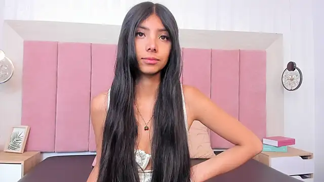 Snapshot of Isabella_Marsh chatting on December 2, 2025, 12:29 pm Isabella Marsh online show from December 2, 2025, 12:29 pm