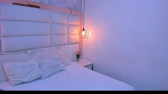 Sofia clk online show from April 15, 2026, 3:34 am