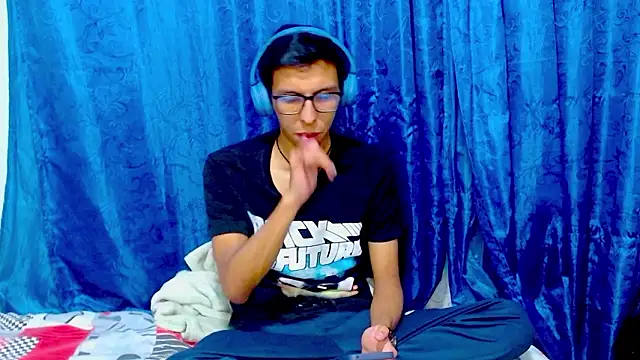 DavTwink3100 online show from February 4, 2026, 2:17 am