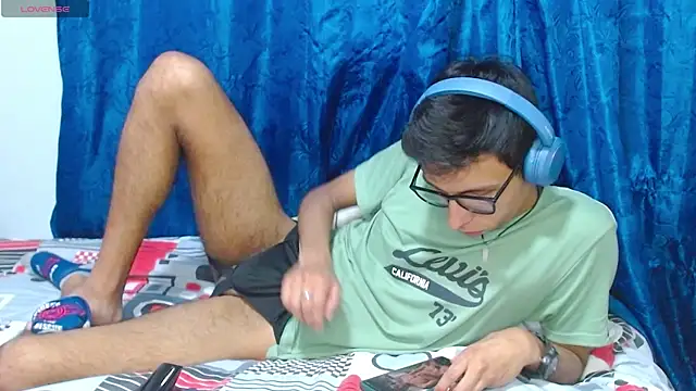 DavTwink3100 online show from April 11, 2026, 1:24 am