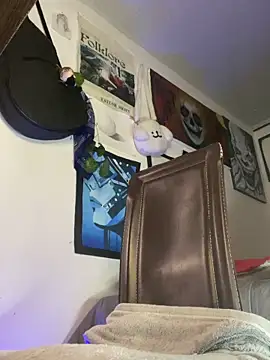 lukaOnline  online show from November 19, 2025, 2:22 am