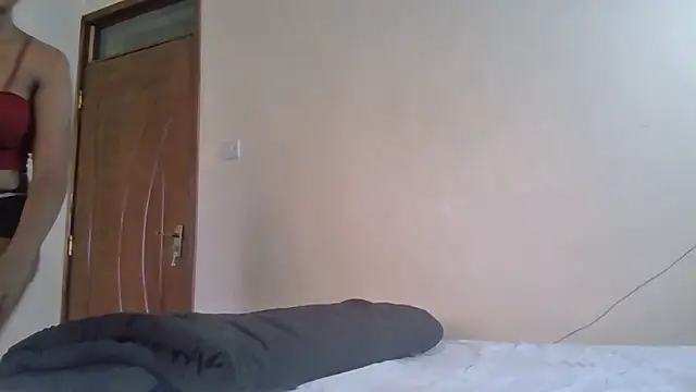 Snapshot of dime213 chatting on November 2, 2025, 8:08 am dime213 online show from November 2, 2025, 8:08 am