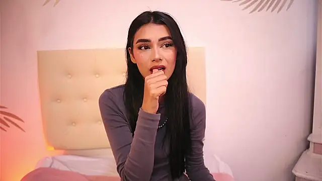 Snapshot of Scarlett_Keller chatting on November 3, 2025, 7:50 pm Scarlett Keller online show from November 3, 2025, 7:50 pm