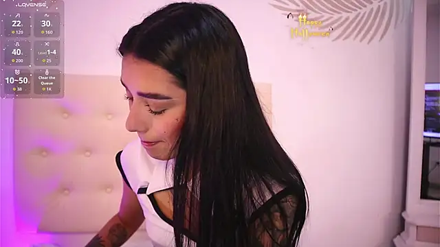 Snapshot of Scarlett_Keller chatting on November 4, 2025, 7:39 pm Scarlett Keller online show from November 4, 2025, 7:39 pm