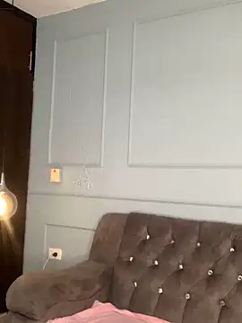 Orianabluee  online show from November 2, 2025, 7:41 pm