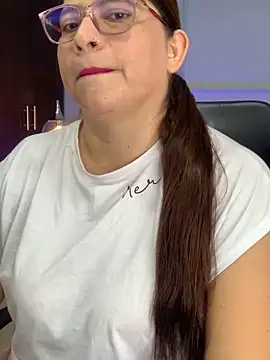 Orianabluee  online show from October 29, 2025, 3:16 am