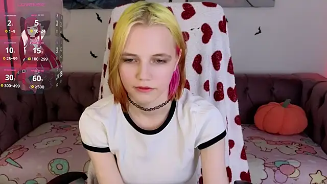 Snapshot of MitaSide chatting on October 22, 2025, 8:30 pm MitaSide online show from October 22, 2025, 8:30 pm