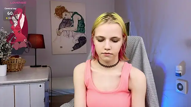 Snapshot of MitaSide chatting on November 12, 2025, 8:45 pm MitaSide online show from November 12, 2025, 8:45 pm