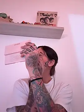 valeriahornier online show from February 27, 2026, 2:12 am