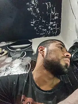 Snapshot of vergueo3 chatting on November 12, 2025, 10:24 pm vergueo3 online show from November 12, 2025, 10:24 pm