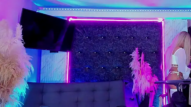 Queens Wonders Blonders online show from April 19, 2026, 6:58 am