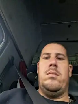 Szeximado31 online show from November 12, 2025, 7:01 am