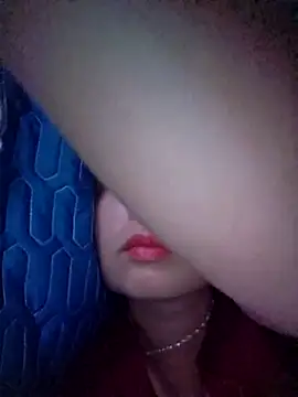 Snapshot of Squirrel-Pear chatting on November 12, 2025, 8:01 pm Squirrel-Pear online show from November 12, 2025, 8:01 pm