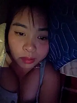 Snapshot of Squirrel-Pear chatting on December 15, 2025, 8:25 pm Squirrel-Pear online show from December 15, 2025, 8:25 pm