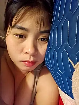 Snapshot of Squirrel-Pear chatting on November 24, 2025, 10:43 pm Squirrel-Pear online show from November 24, 2025, 10:43 pm