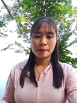 Snapshot of Squirrel-Pear chatting on December 1, 2025, 3:40 am Squirrel-Pear online show from December 1, 2025, 3:40 am