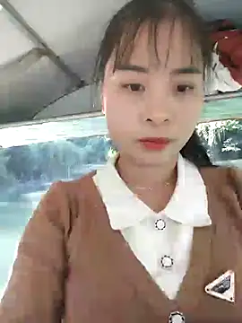 Snapshot of Squirrel-Pear chatting on November 23, 2025, 3:05 am Squirrel-Pear online show from November 23, 2025, 3:05 am