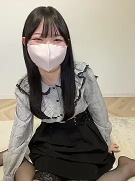 Snapshot of Reina_cute_00_ chatting on October 28, 2025, 3:29 am Reina cute 00  online show from October 28, 2025, 3:29 am