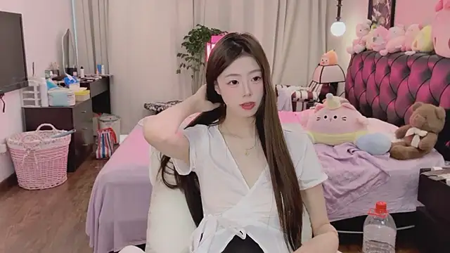 Snapshot of Onecutelittle chatting on May 16, 2026, 6:45 am Onecutelittle online show from May 16, 2026, 6:45 am