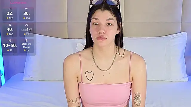 CatherineFlay online show from November 4, 2025, 11:03 am