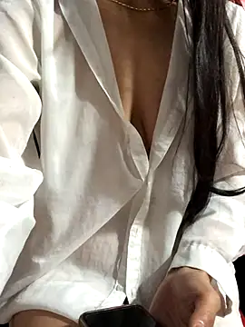 Kylie beem online show from November 2, 2025, 2:49 am