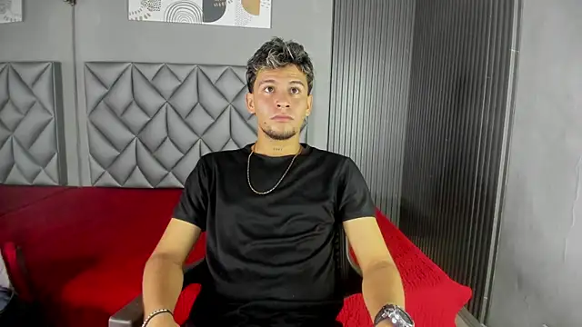 Snapshot of Alan-Smith1 chatting on November 25, 2025, 7:36 pm Alan-Smith1 online show from November 25, 2025, 7:36 pm