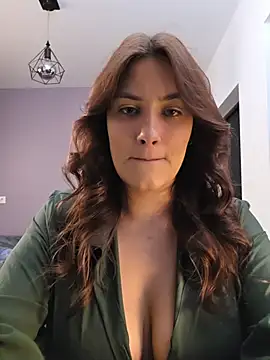 MiaRides19 online show from February 17, 2026, 8:06 pm