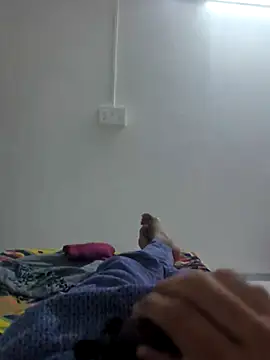 sugar seeker online show from November 3, 2025, 5:05 pm