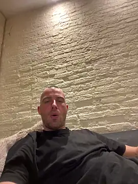 Snapshot of Rotteei1 chatting on November 30, 2025, 7:47 pm Rotteei1 online show from November 30, 2025, 7:47 pm