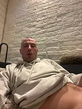 Rotteei1 online show from February 1, 2026, 1:09 pm