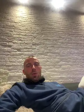 Snapshot of Rotteei1 chatting on November 18, 2025, 5:38 pm Rotteei1 online show from November 18, 2025, 5:38 pm