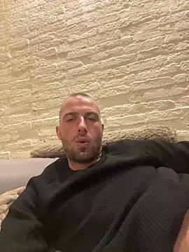 Snapshot of Rotteei1 chatting on October 30, 2025, 5:32 pm Rotteei1 online show from October 30, 2025, 5:32 pm