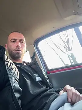 Rotteei1 online show from March 4, 2026, 12:02 pm