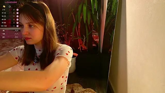 Snapshot of your_lunalike chatting on November 12, 2025, 6:45 pm your lunalike online show from November 12, 2025, 6:45 pm