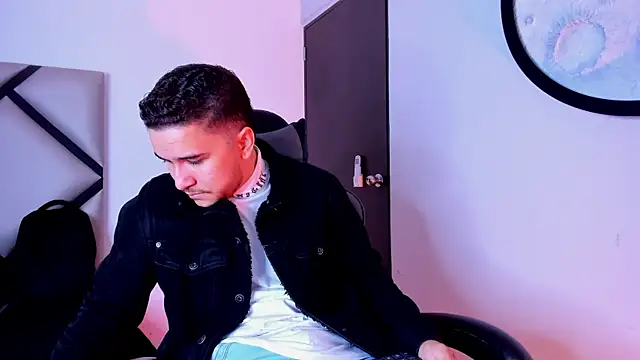 Snapshot of mike_257 chatting on November 1, 2025, 11:59 am mike 257 online show from November 1, 2025, 11:59 am