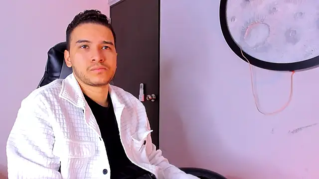 Snapshot of mike_257 chatting on November 11, 2025, 11:49 am mike 257 online show from November 11, 2025, 11:49 am