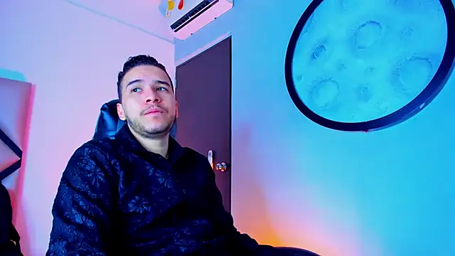 Snapshot of mike_257 chatting on November 29, 2025, 11:54 am mike 257 online show from November 29, 2025, 11:54 am