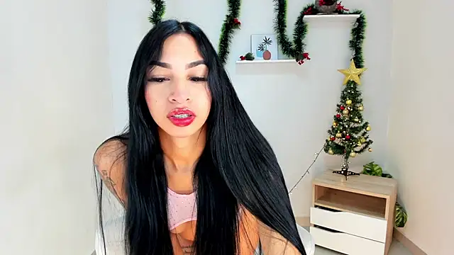 ZAYDA KAJER online show from December 15, 2025, 8:25 pm