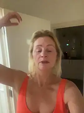 Snapshot of milfdawn chatting on October 27, 2025, 1:50 am milfdawn online show from October 27, 2025, 1:50 am