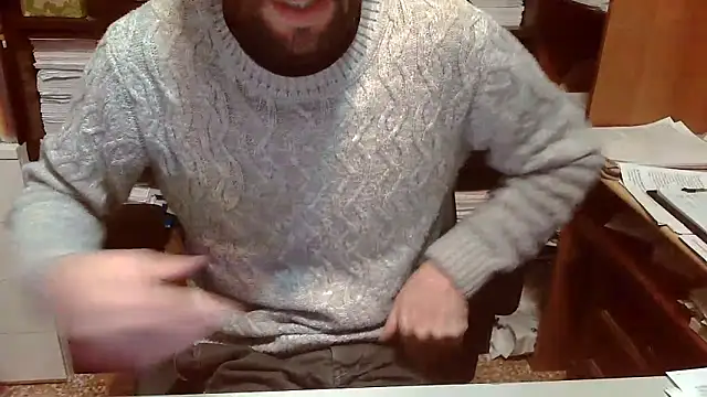 Snapshot of topg84 chatting on October 31, 2025, 7:38 am topg84 online show from October 31, 2025, 7:38 am