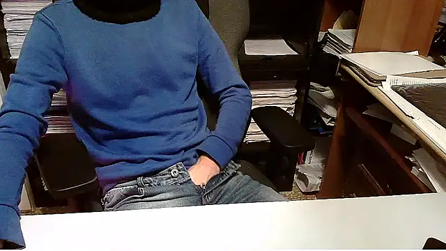 Snapshot of topg84 chatting on November 7, 2025, 5:39 pm topg84 online show from November 7, 2025, 5:39 pm