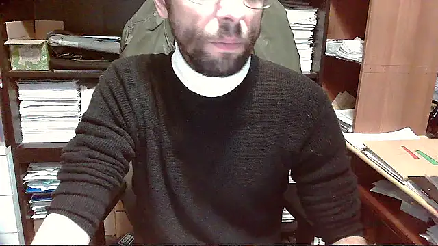 Snapshot of topg84 chatting on November 4, 2025, 6:11 pm topg84 online show from November 4, 2025, 6:11 pm