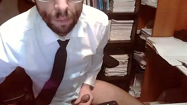 Snapshot of topg84 chatting on October 28, 2025, 7:24 pm topg84 online show from October 28, 2025, 7:24 pm