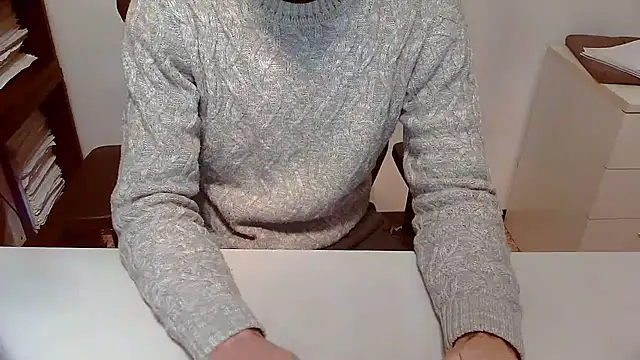 Snapshot of topg84 chatting on December 1, 2025, 5:36 pm topg84 online show from December 1, 2025, 5:36 pm